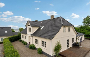 2 Bedroom Awesome Apartment In Hejls